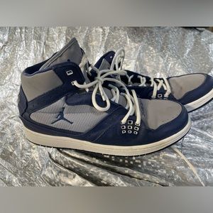 Nike Air Jordan shoes sz.9.5  372704-032 Jordans